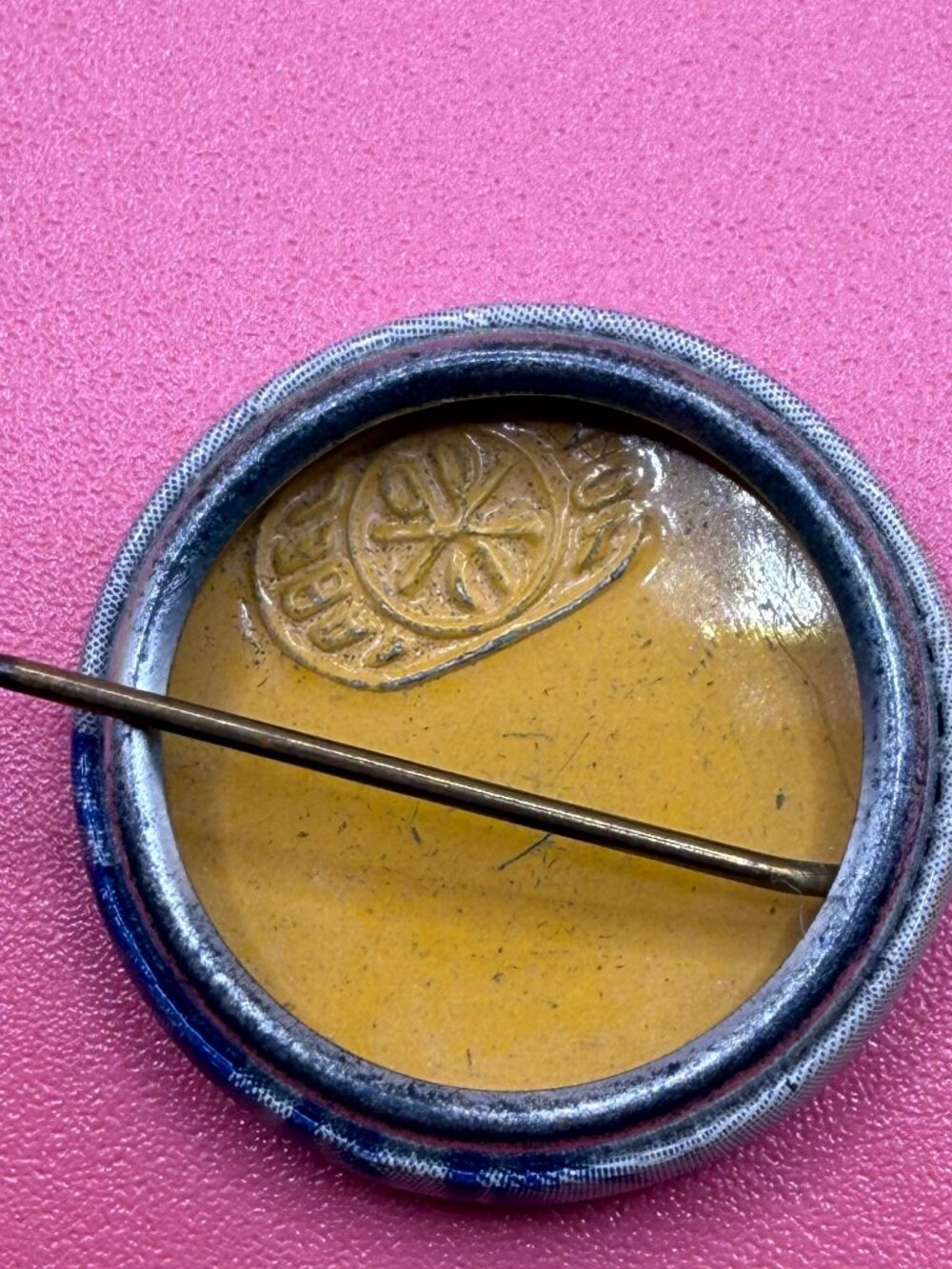 Vintage Virgin Mary Religious Pin Brooch Pinback - Picture 9 of 10